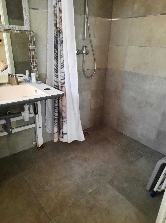 Les Violettes Apartment ม็องตง ภายนอก รูปภาพ