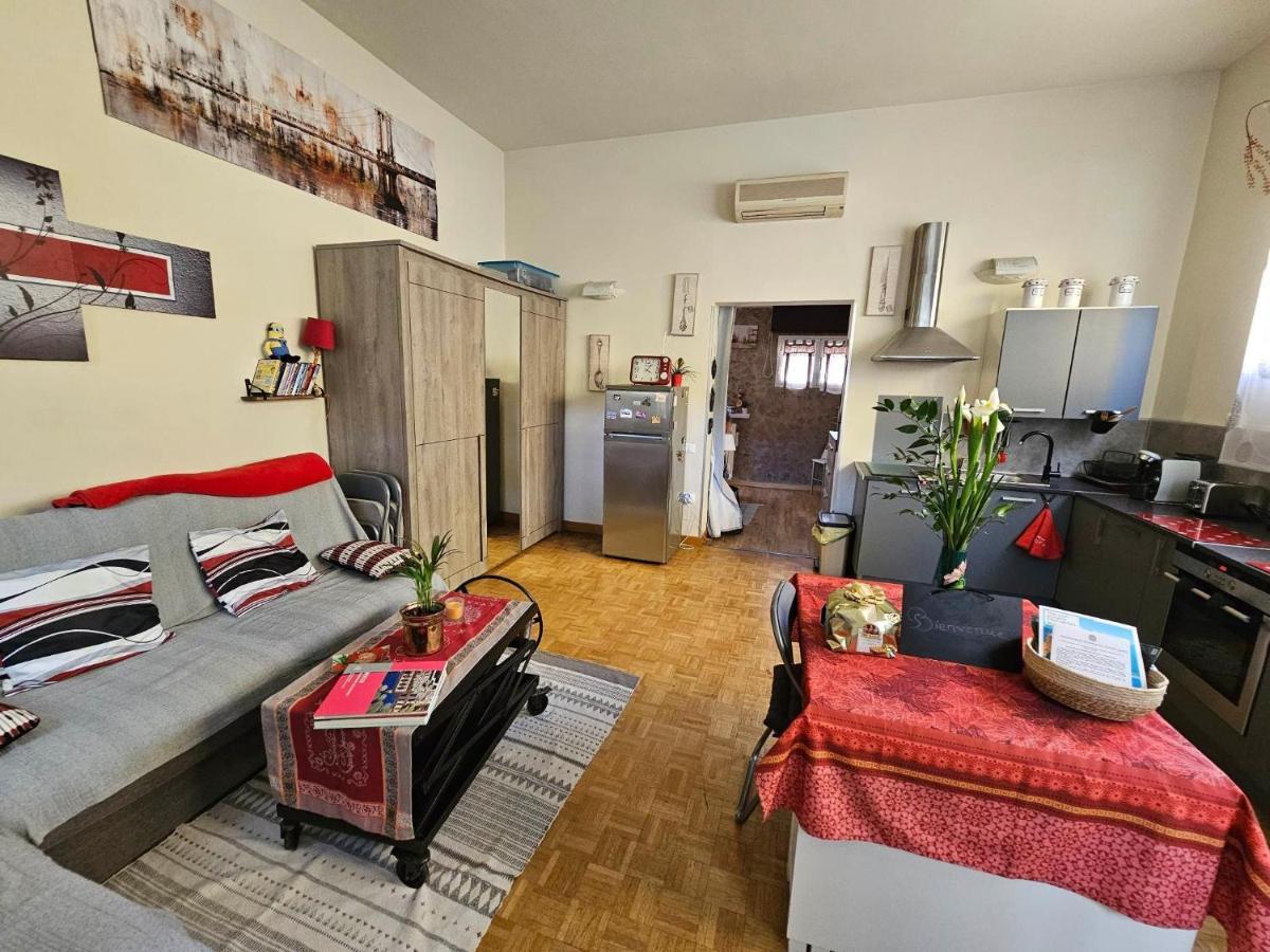 Les Violettes Apartment ม็องตง ภายนอก รูปภาพ